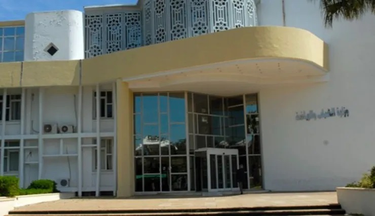 يتقاضون الأجر الأدنى لإعالة أسرهم..   متعاقدون مع وزارة الشباب والرياضة يطالبون بوضع حد لتشغيلهم الهش